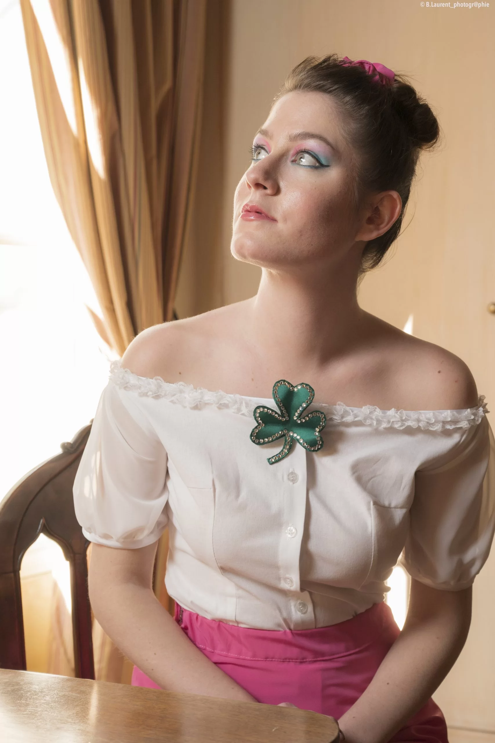 Accessoire mode vert foncé en satin strassé Le trèfle de l’impératrice Eugénie – Image 3
