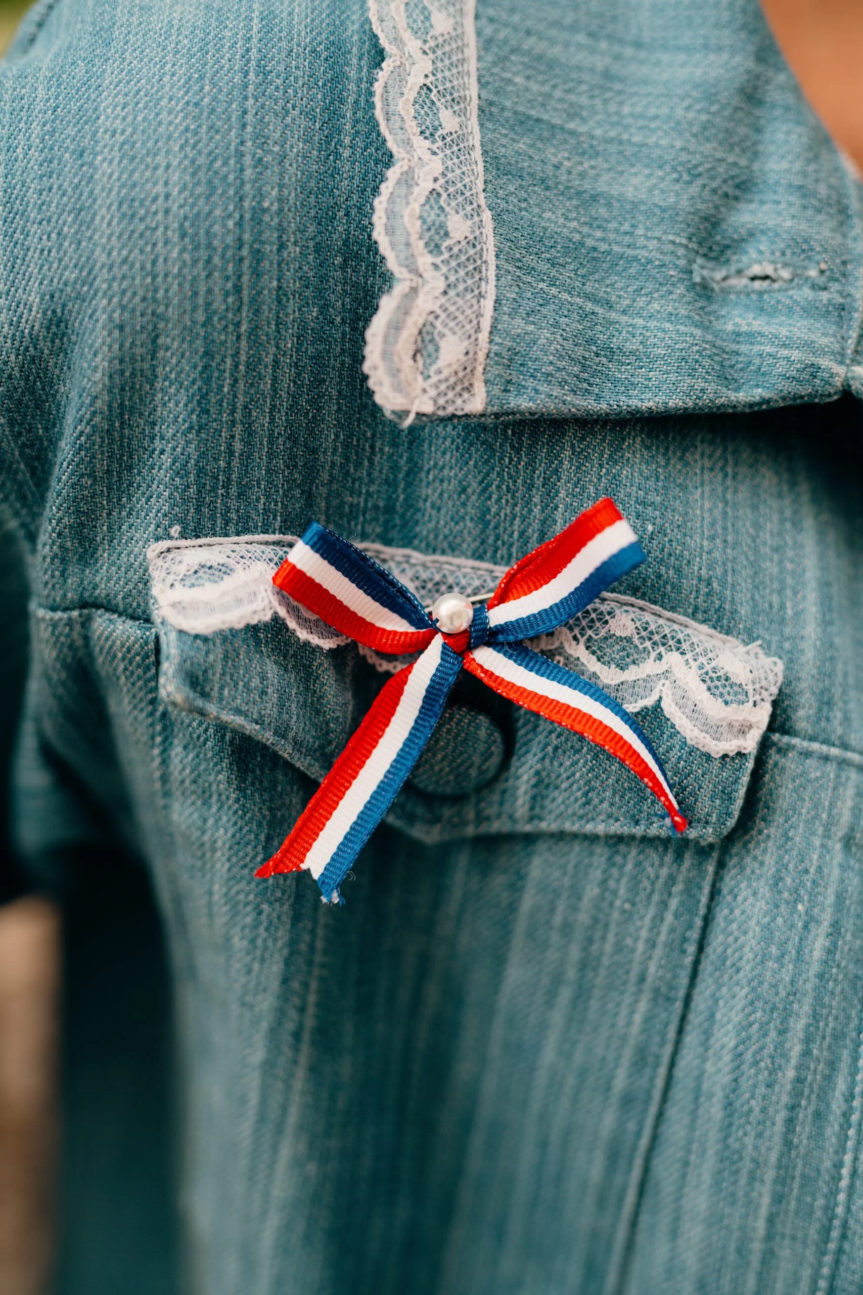 Broche noeud fait main en ruban tricolore